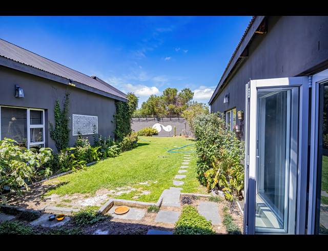 4 BEDROOM HOUSE FOR SALE IN LONG ACRES COUNTRY ESTATE